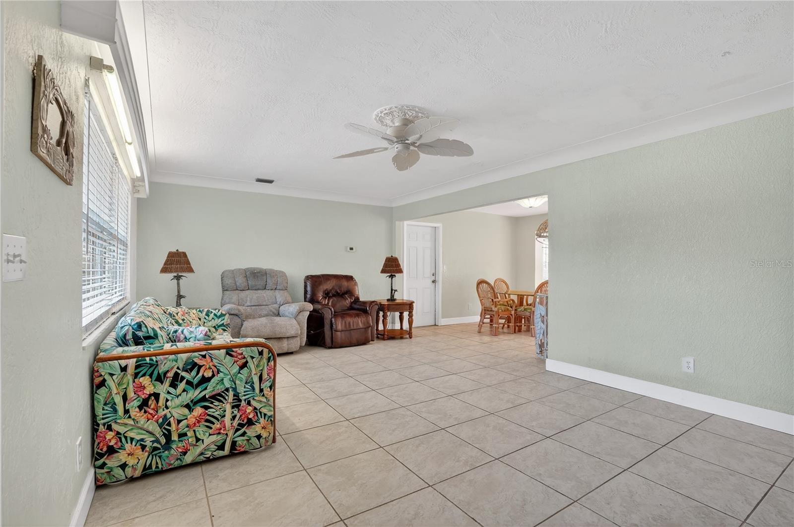 Image 5 of 39 For 2962 8th Avenue Sw