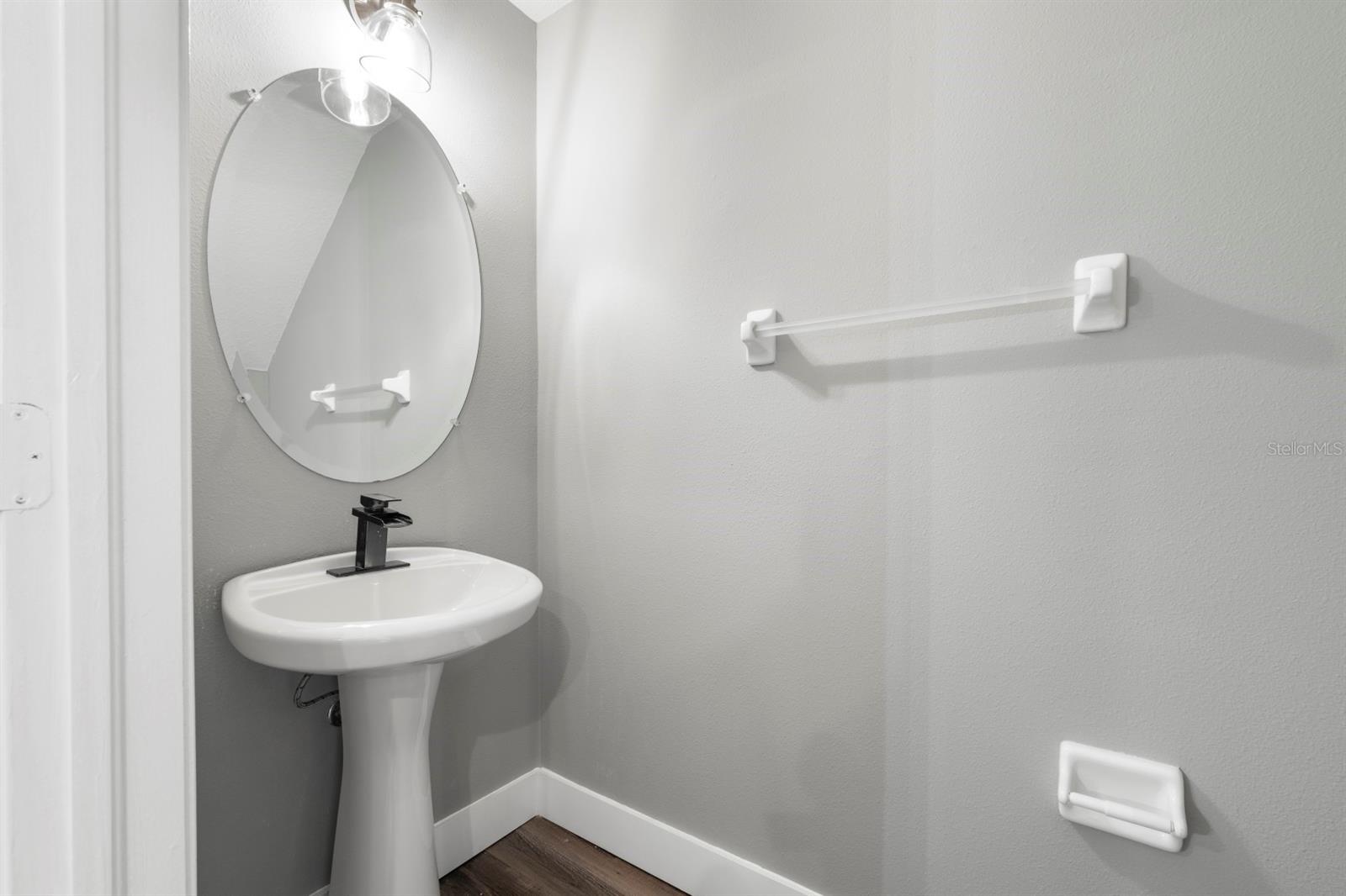 Image 17 of 34 For 26532 Castleview Way