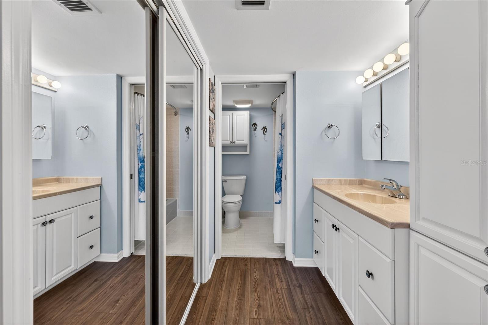 Image 23 of 44 For 690 Island Way 911