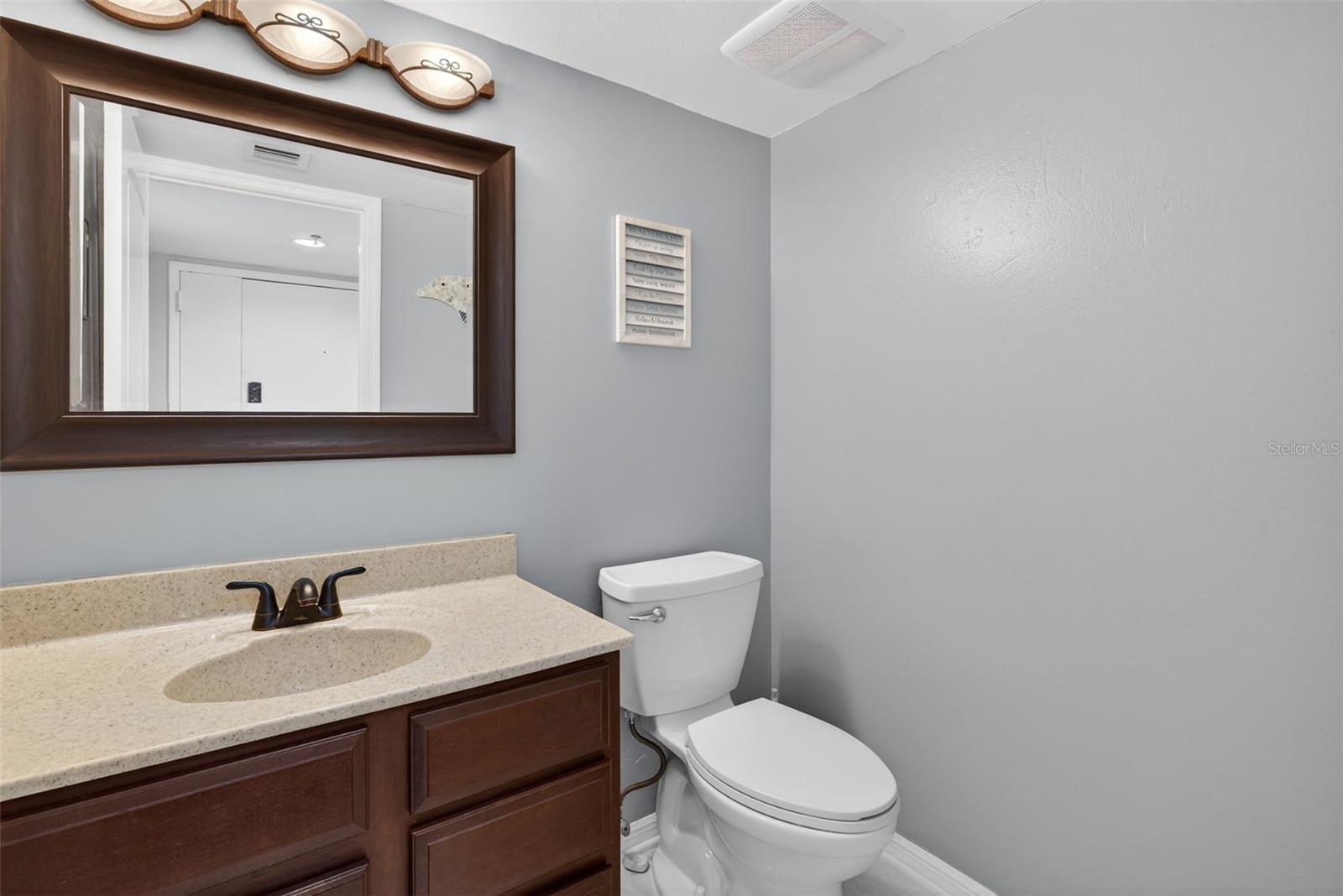 Image 25 of 44 For 690 Island Way 911