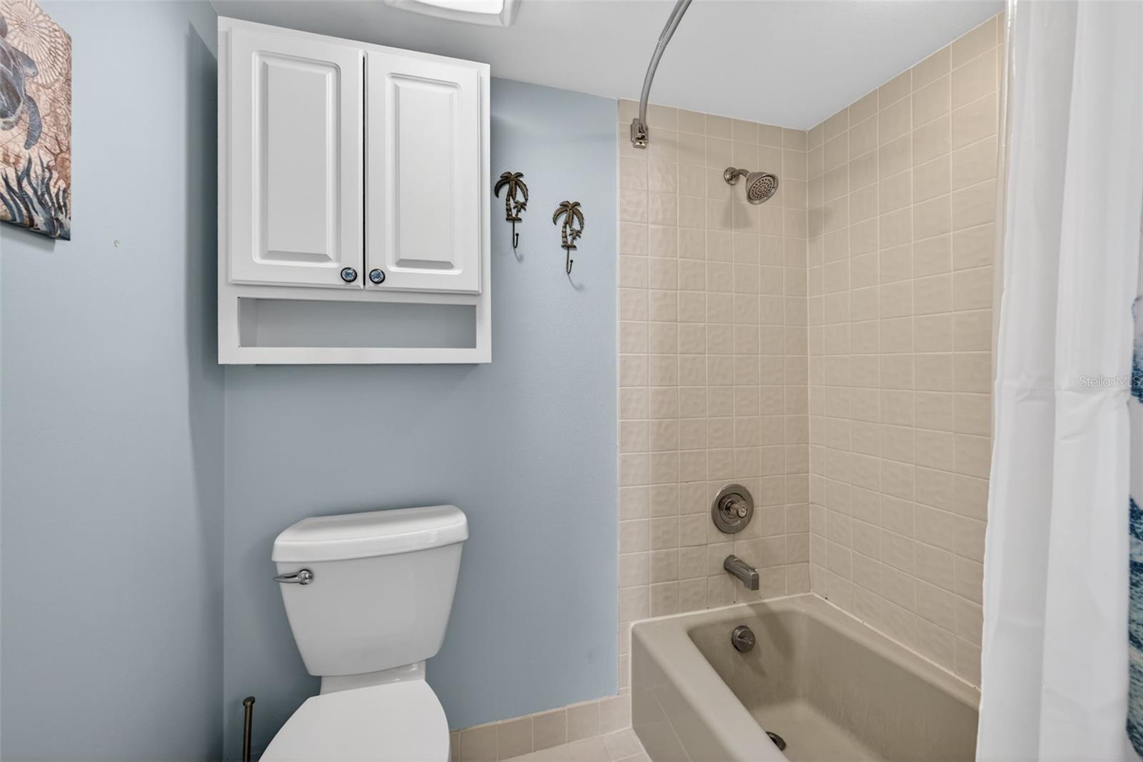 Image 35 of 44 For 690 Island Way 911