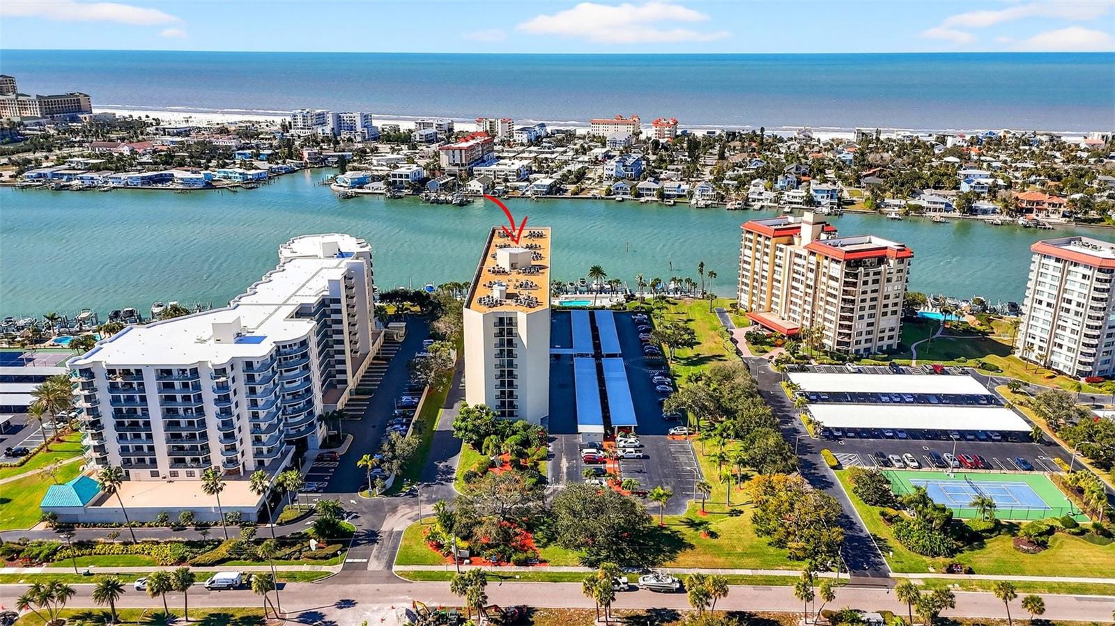 Image 43 of 44 For 690 Island Way 911