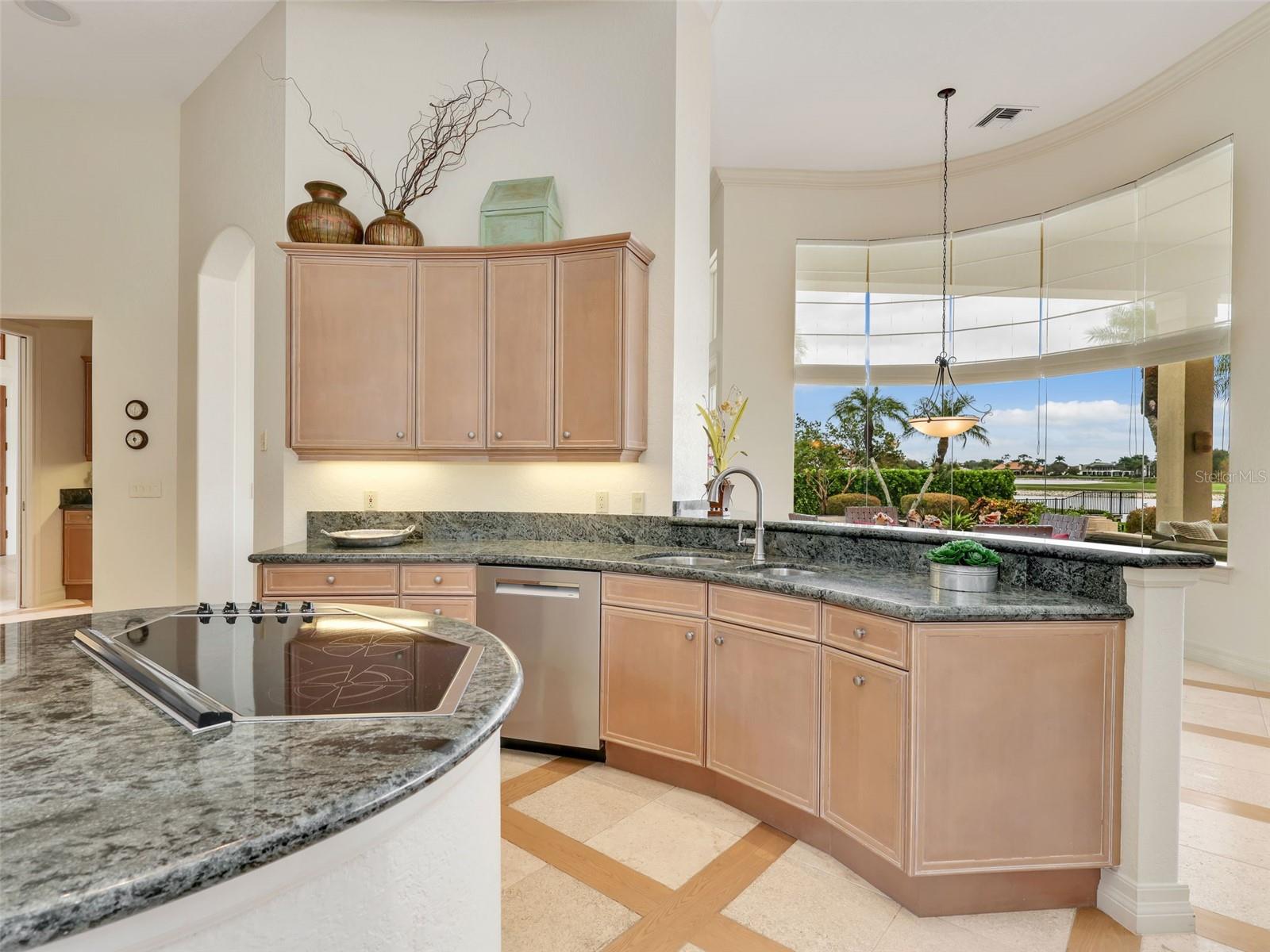 Image 12 of 84 For 6320 Burnham Road