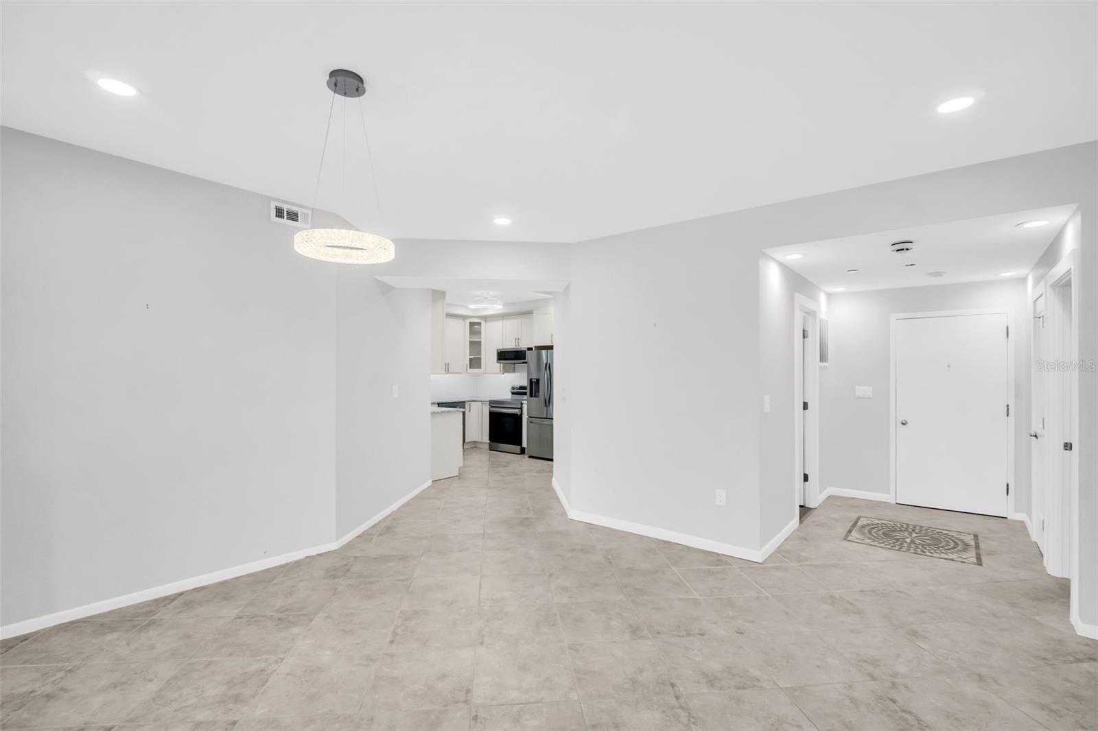 Image 10 of 40 For 1 Beach Drive Se 1910