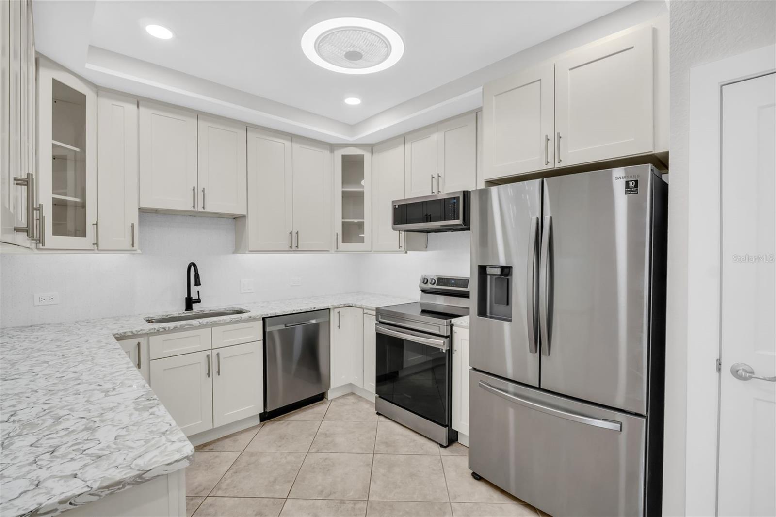 Image 11 of 40 For 1 Beach Drive Se 1910