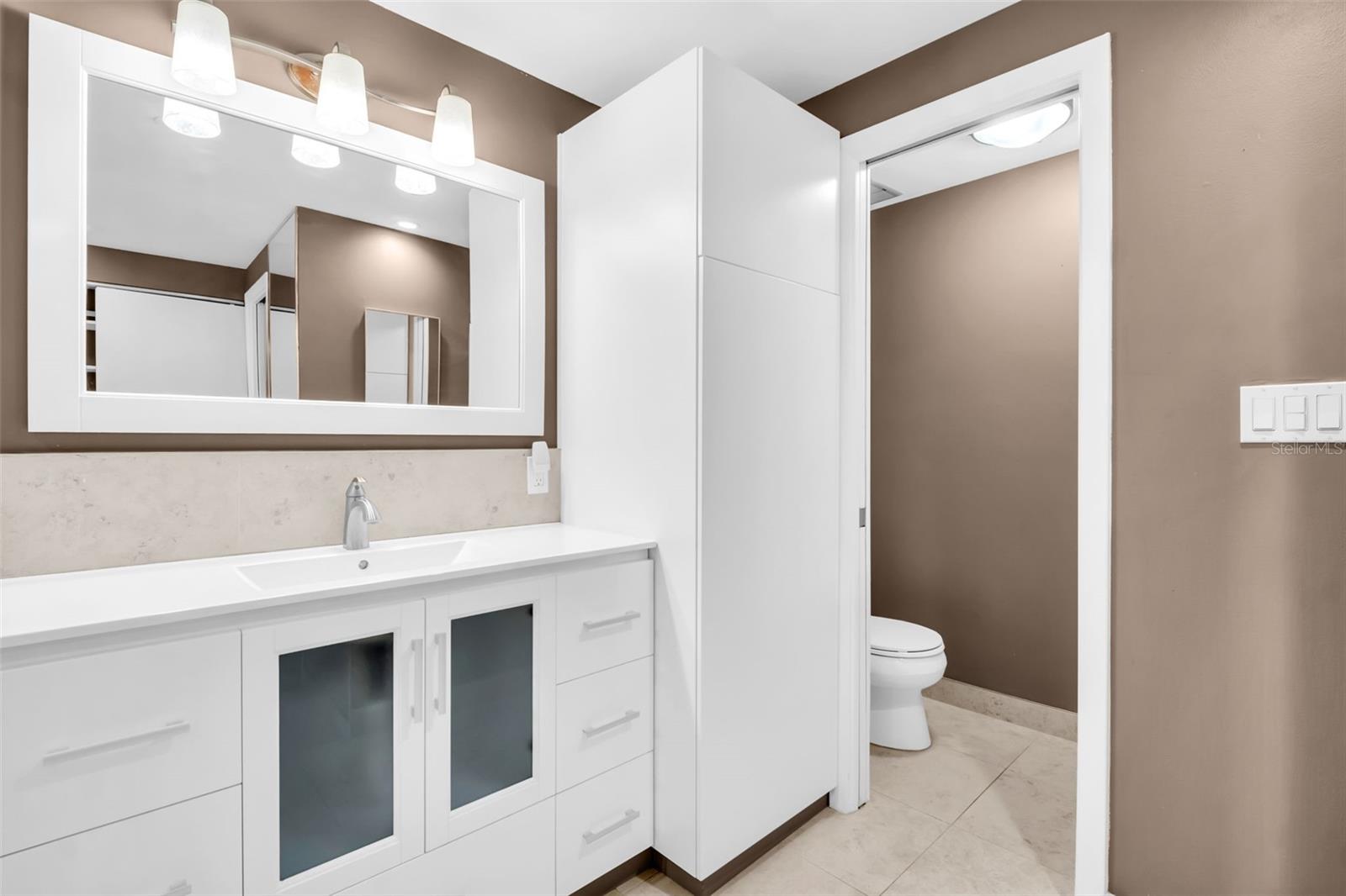 Image 19 of 40 For 1 Beach Drive Se 1910