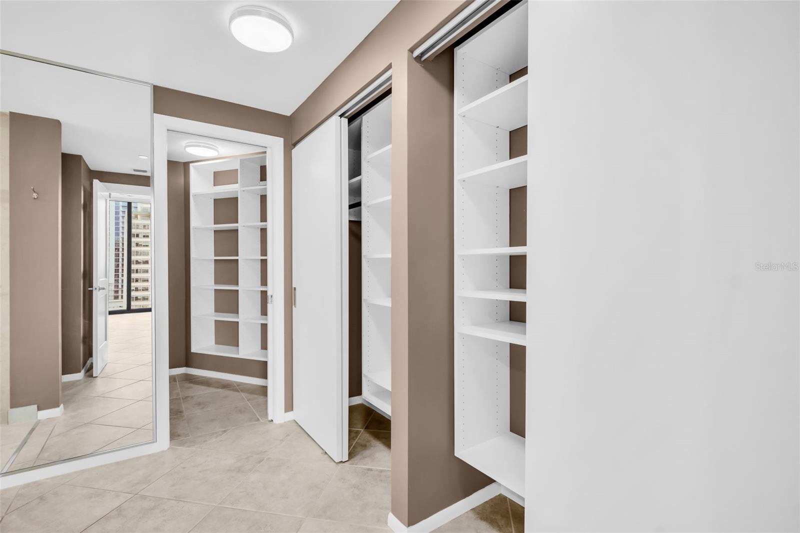 Image 23 of 40 For 1 Beach Drive Se 1910