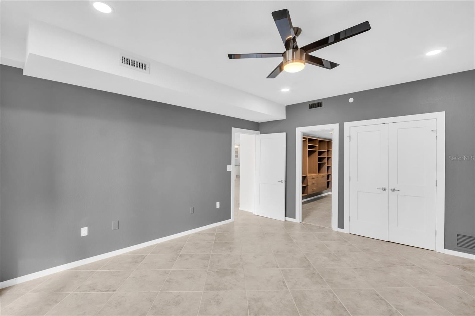 Image 25 of 40 For 1 Beach Drive Se 1910