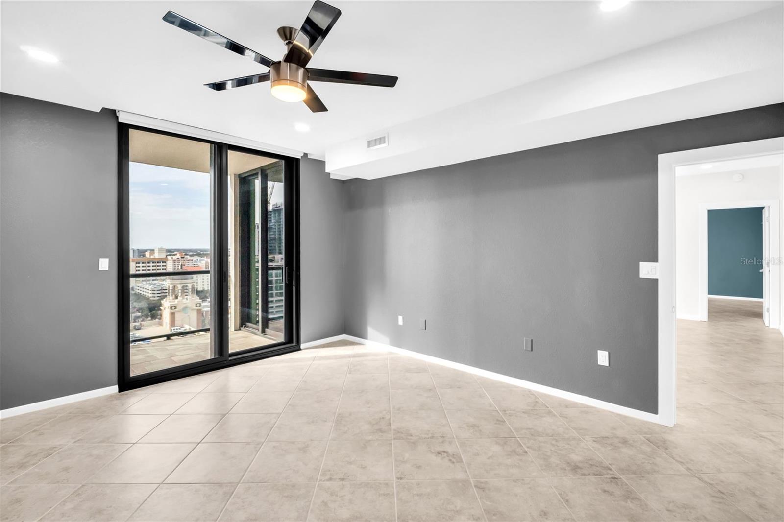 Image 26 of 40 For 1 Beach Drive Se 1910