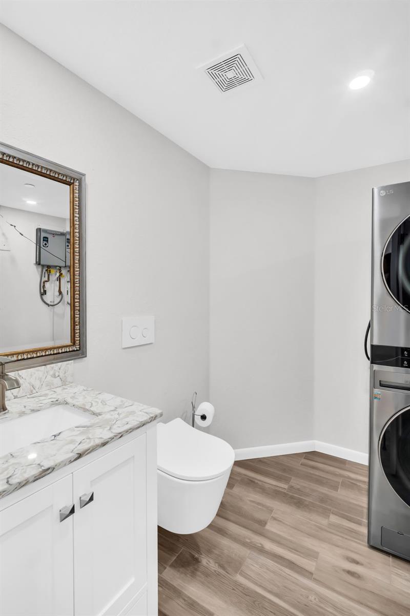 Image 33 of 40 For 1 Beach Drive Se 1910