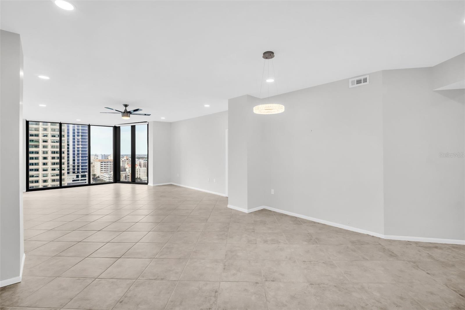 Image 5 of 40 For 1 Beach Drive Se 1910