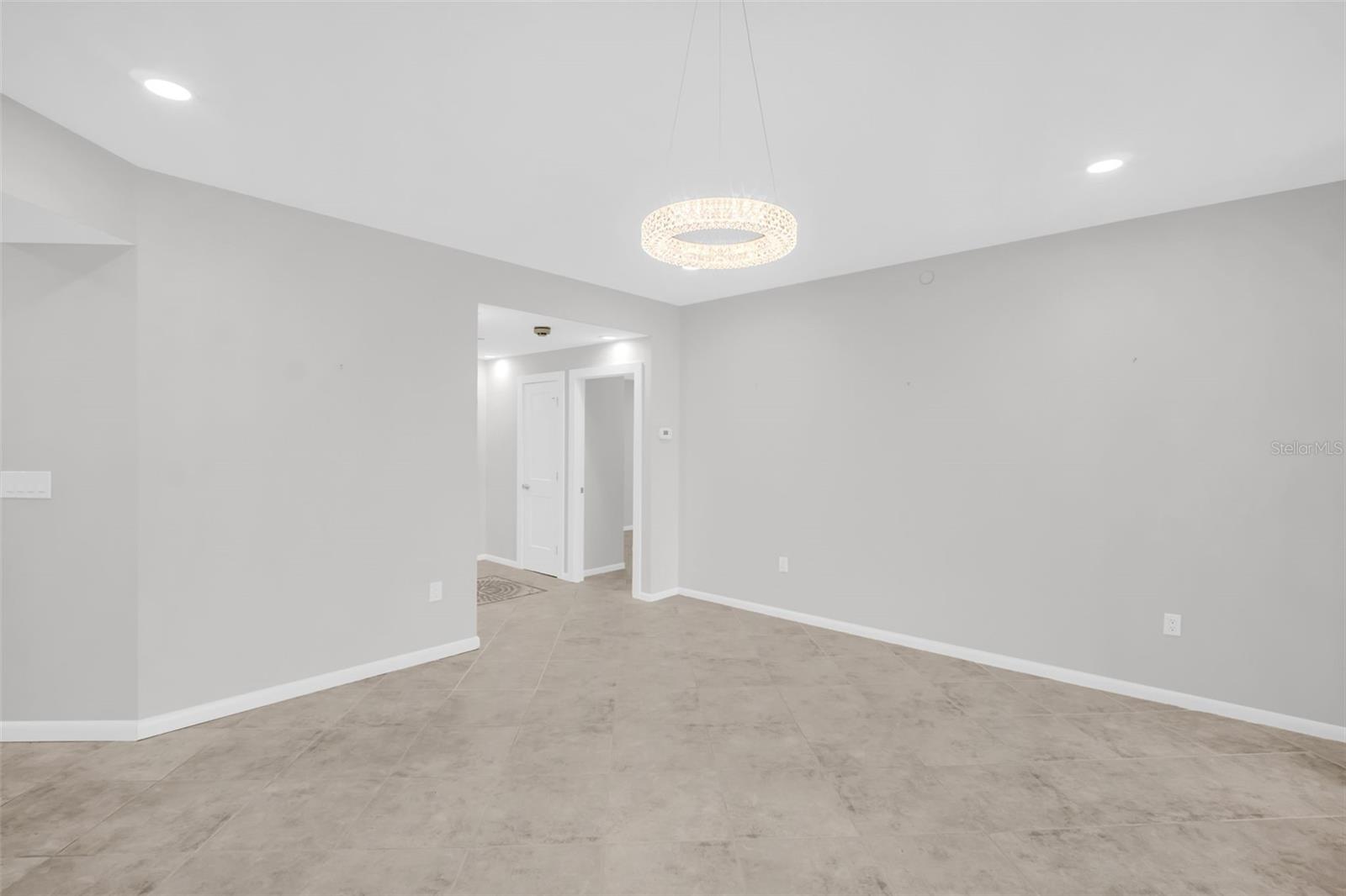 Image 9 of 40 For 1 Beach Drive Se 1910