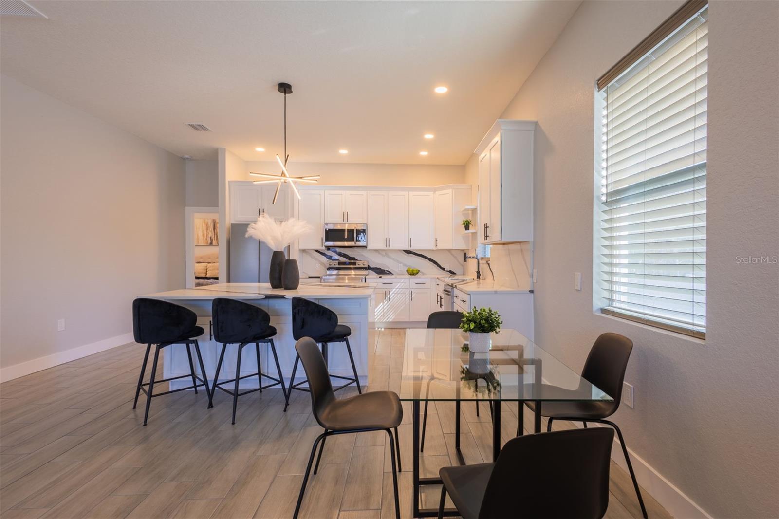 Image 12 of 51 For 9912 Golden Loop