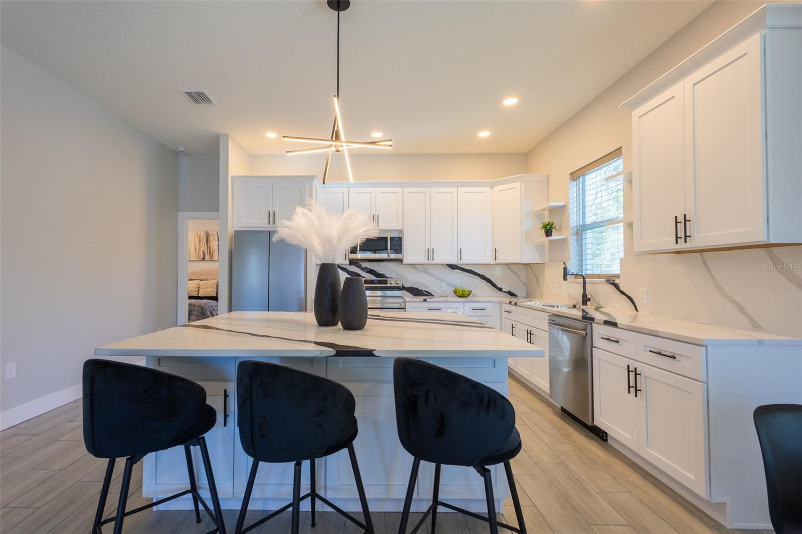 Image 14 of 51 For 9912 Golden Loop