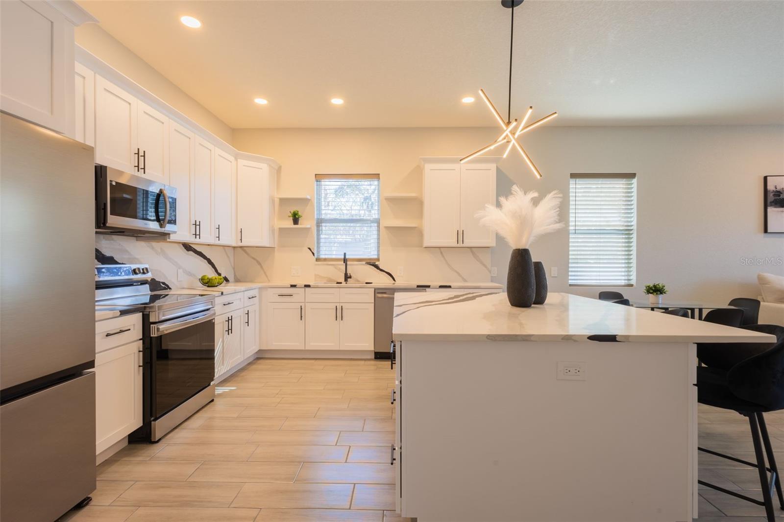 Image 15 of 51 For 9912 Golden Loop