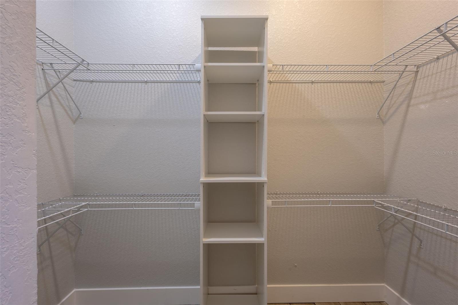 Image 21 of 51 For 9912 Golden Loop