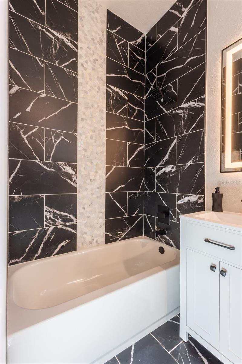 Image 23 of 51 For 9912 Golden Loop