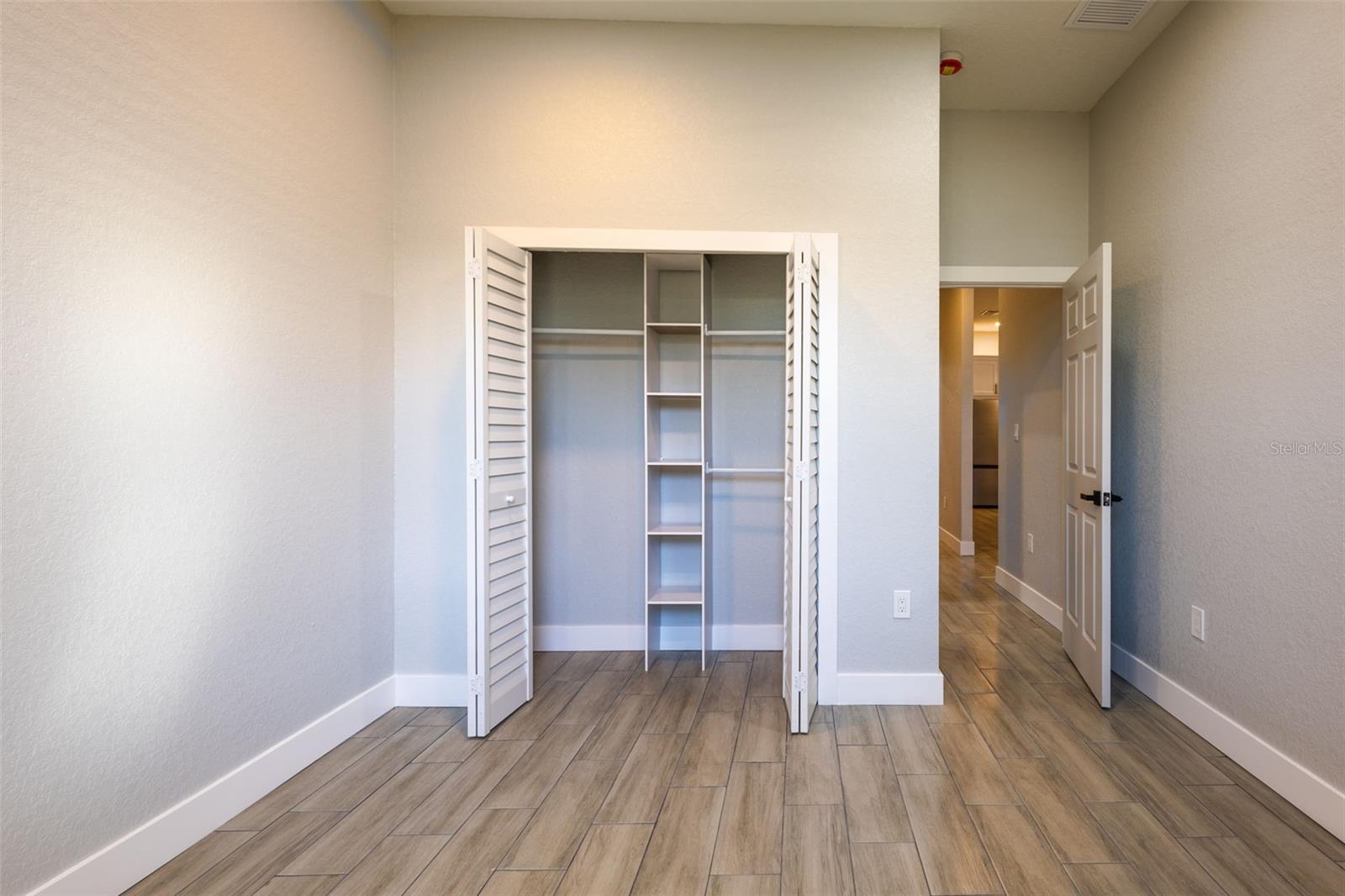 Image 29 of 51 For 9912 Golden Loop