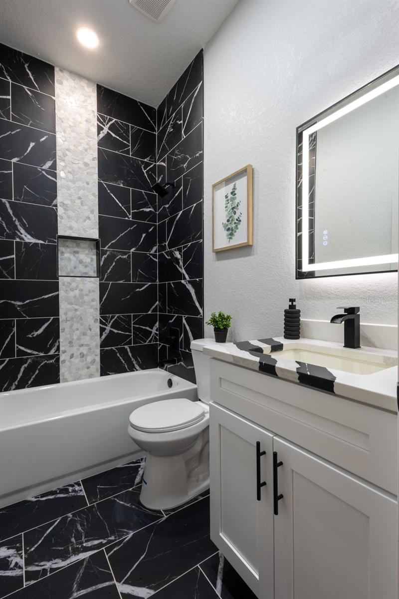 Image 32 of 51 For 9912 Golden Loop