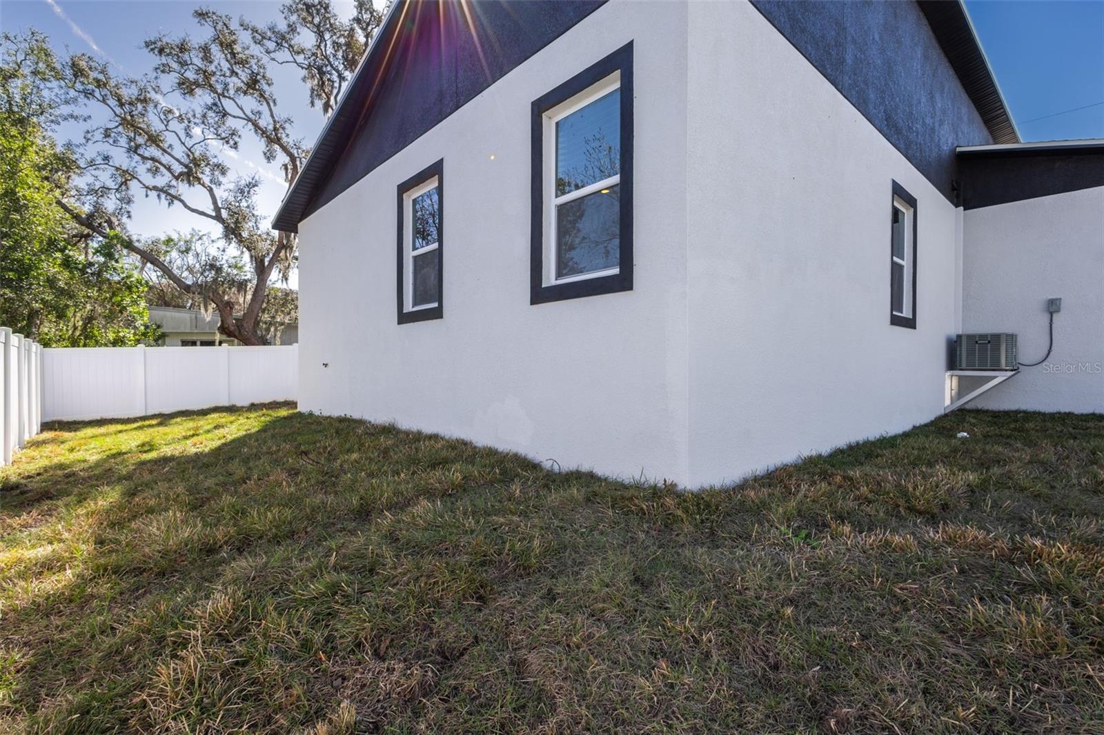 Image 44 of 51 For 9912 Golden Loop