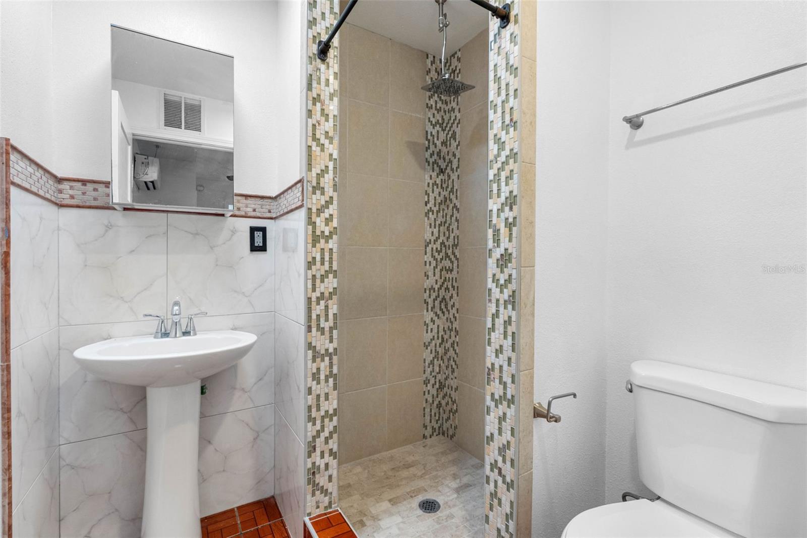 Image 25 of 77 For 7223 Clark Avenue