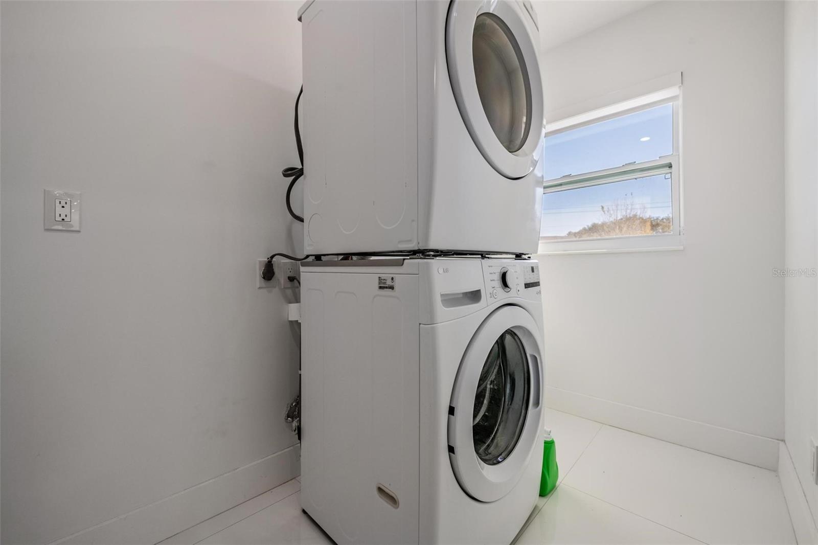 Image 16 of 45 For 16107 Pebblebrook Drive