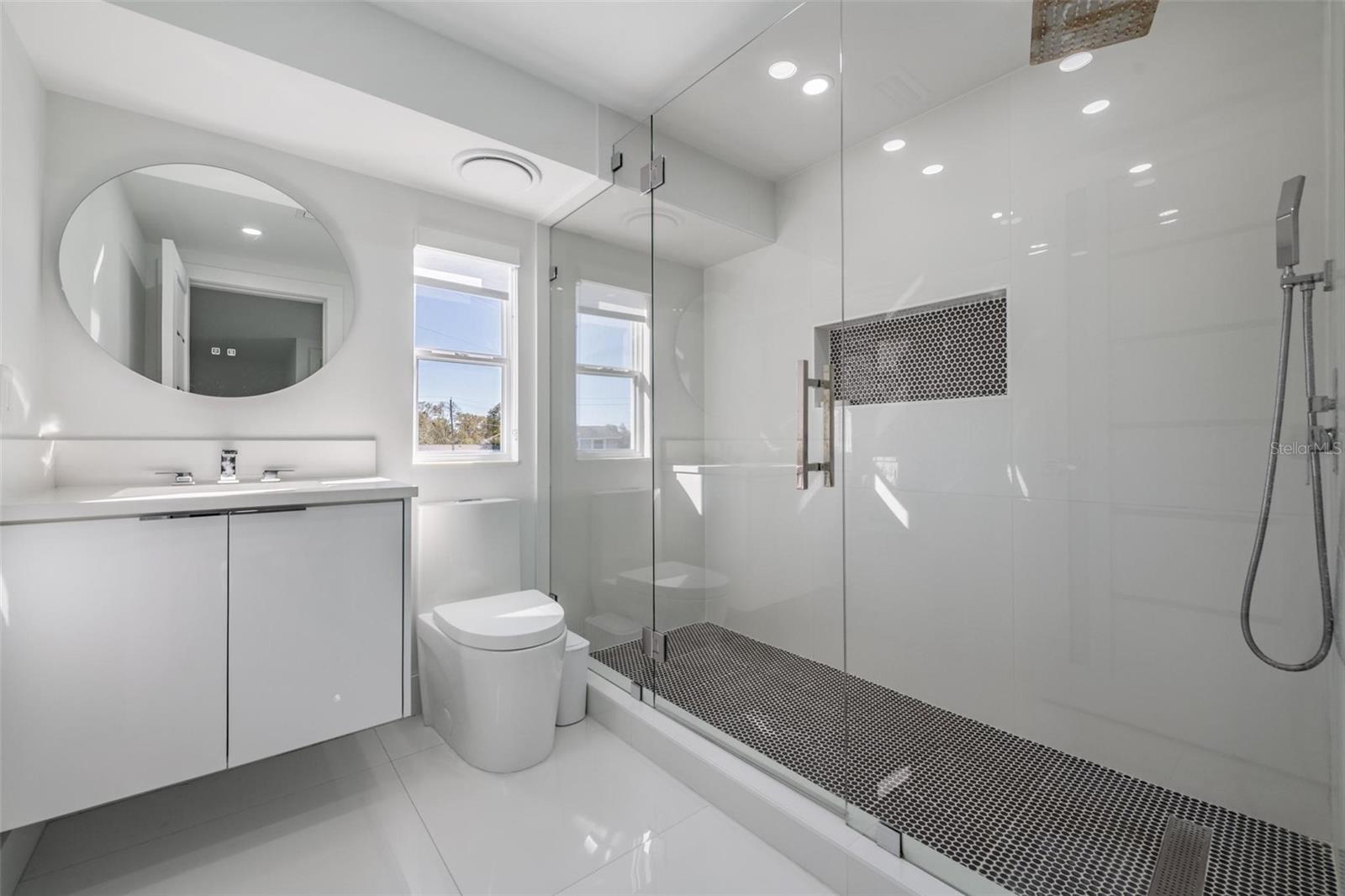 Image 26 of 45 For 16107 Pebblebrook Drive