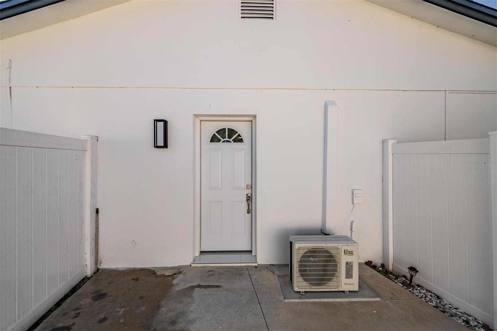 Image 27 of 45 For 16107 Pebblebrook Drive