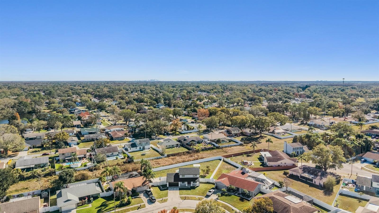 Image 4 of 45 For 16107 Pebblebrook Drive