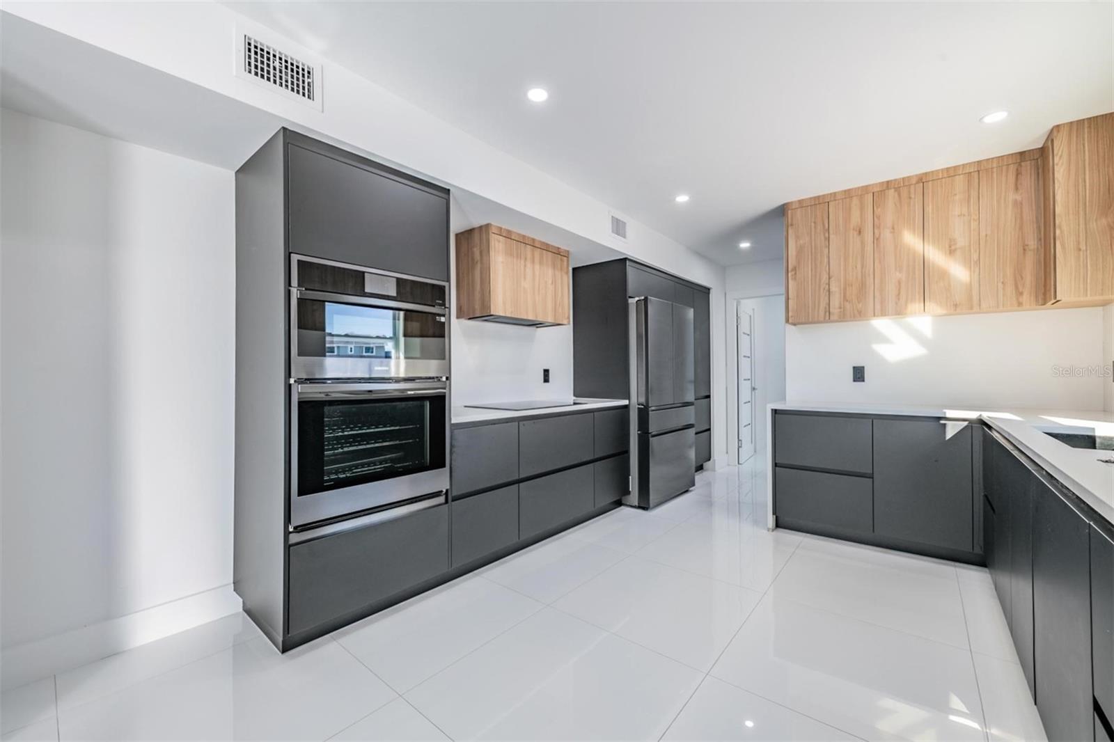 Image 9 of 45 For 16107 Pebblebrook Drive