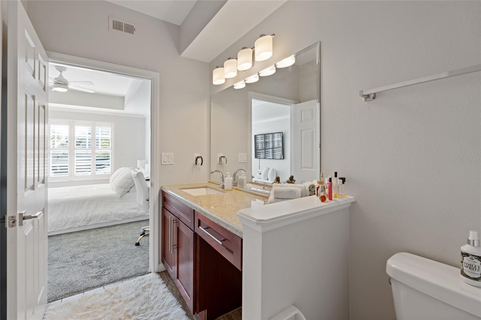 Image 12 of 26 For 800 Dakota Avenue 318