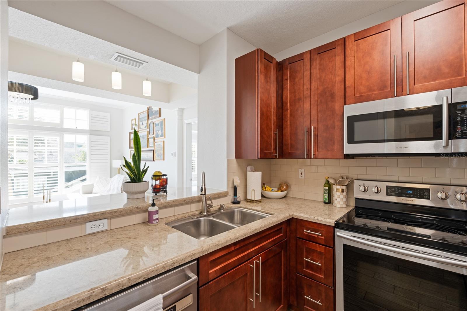 Image 7 of 26 For 800 Dakota Avenue 318