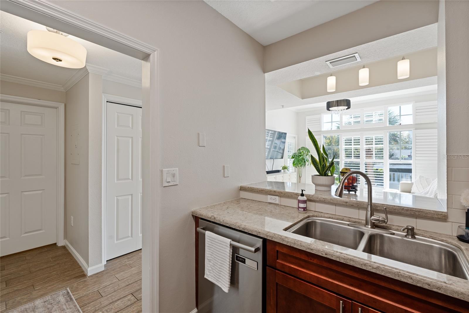 Image 8 of 26 For 800 Dakota Avenue 318