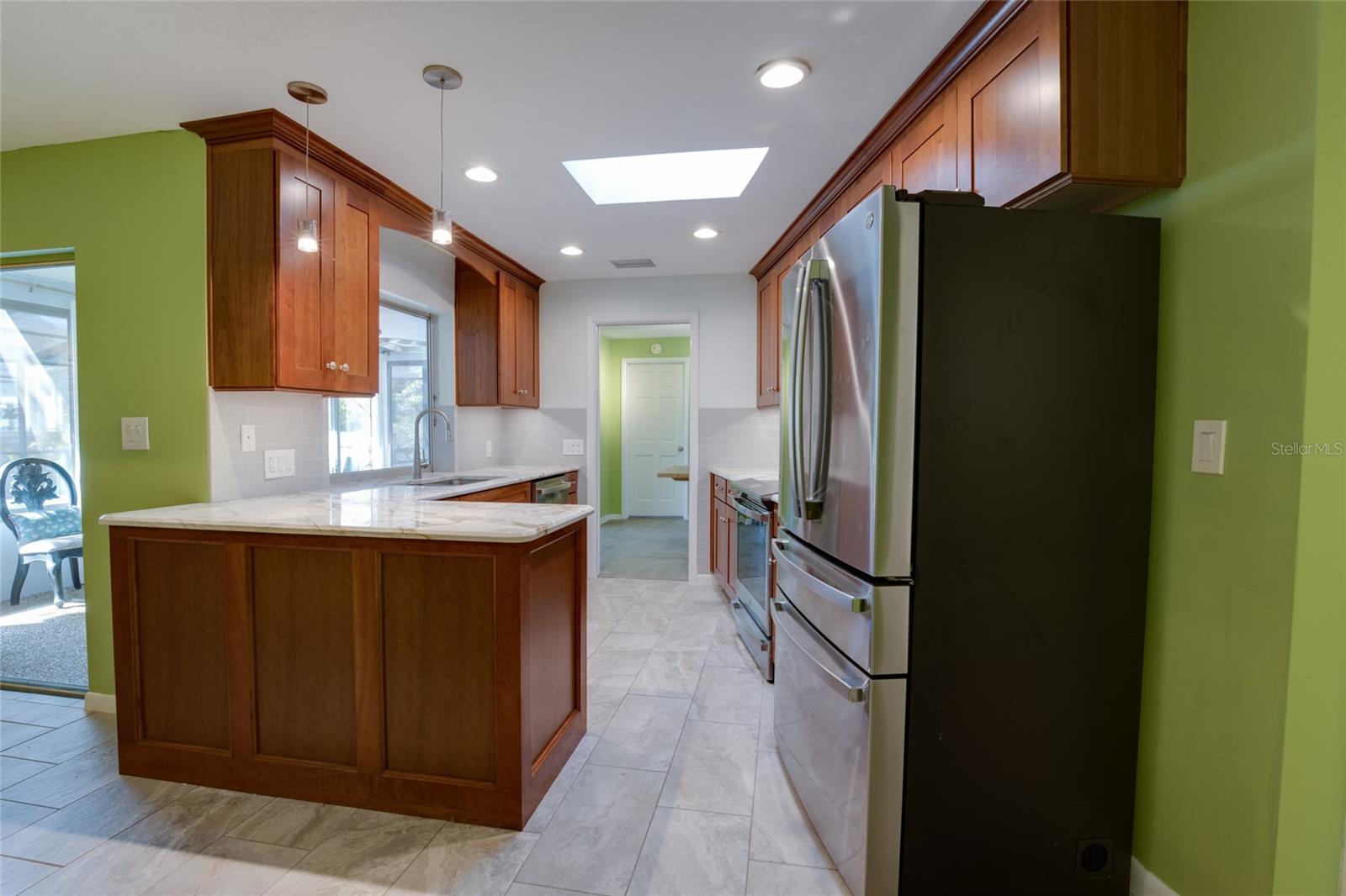 Image 11 of 25 For 511 Crystal Beach Avenue