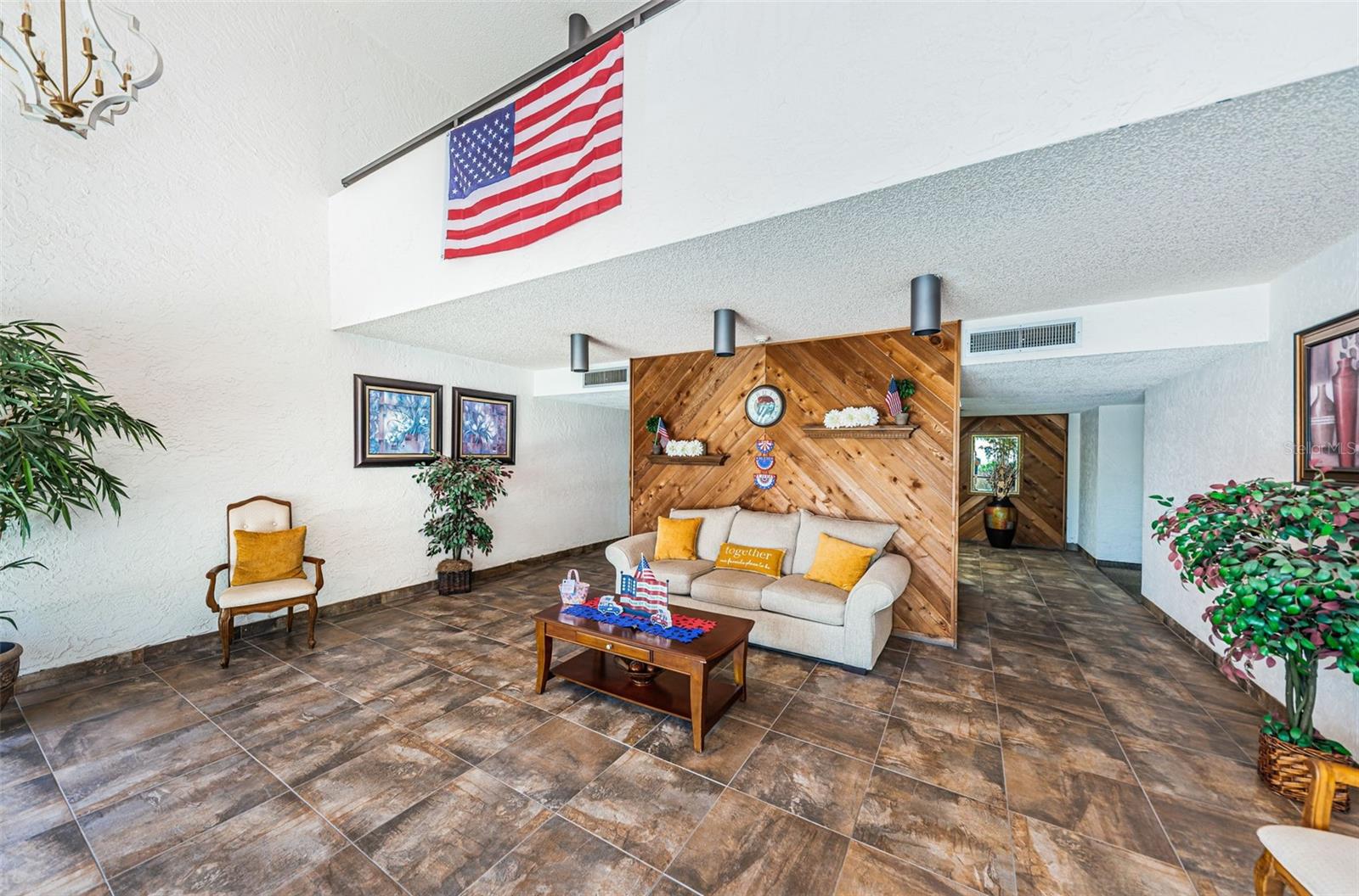 Image 10 of 79 For 2587 Countryside Boulevard 6109