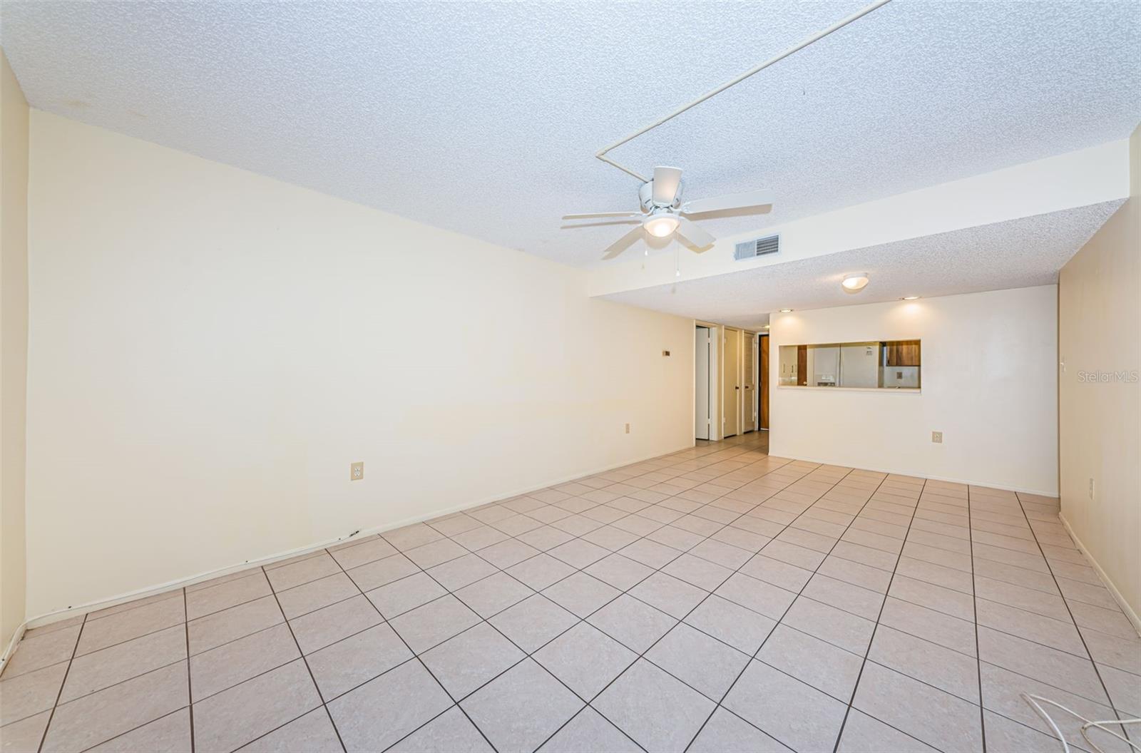 Image 18 of 79 For 2587 Countryside Boulevard 6109