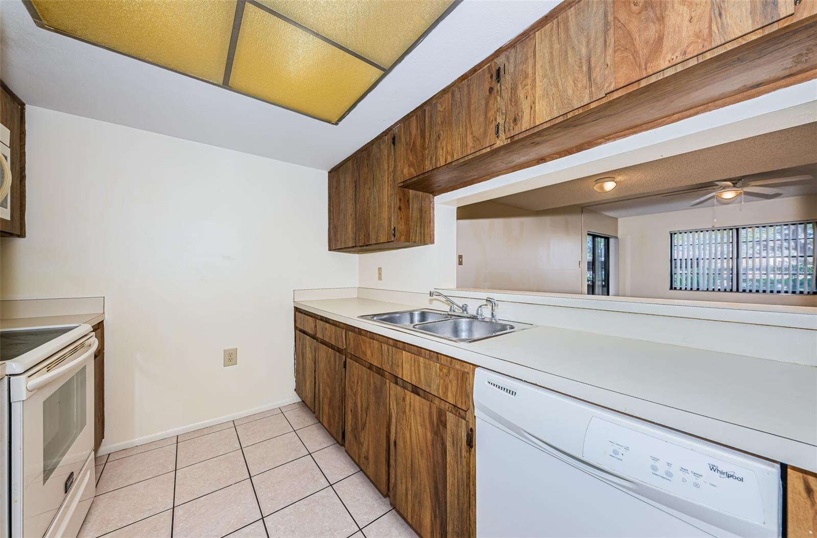 Image 29 of 79 For 2587 Countryside Boulevard 6109