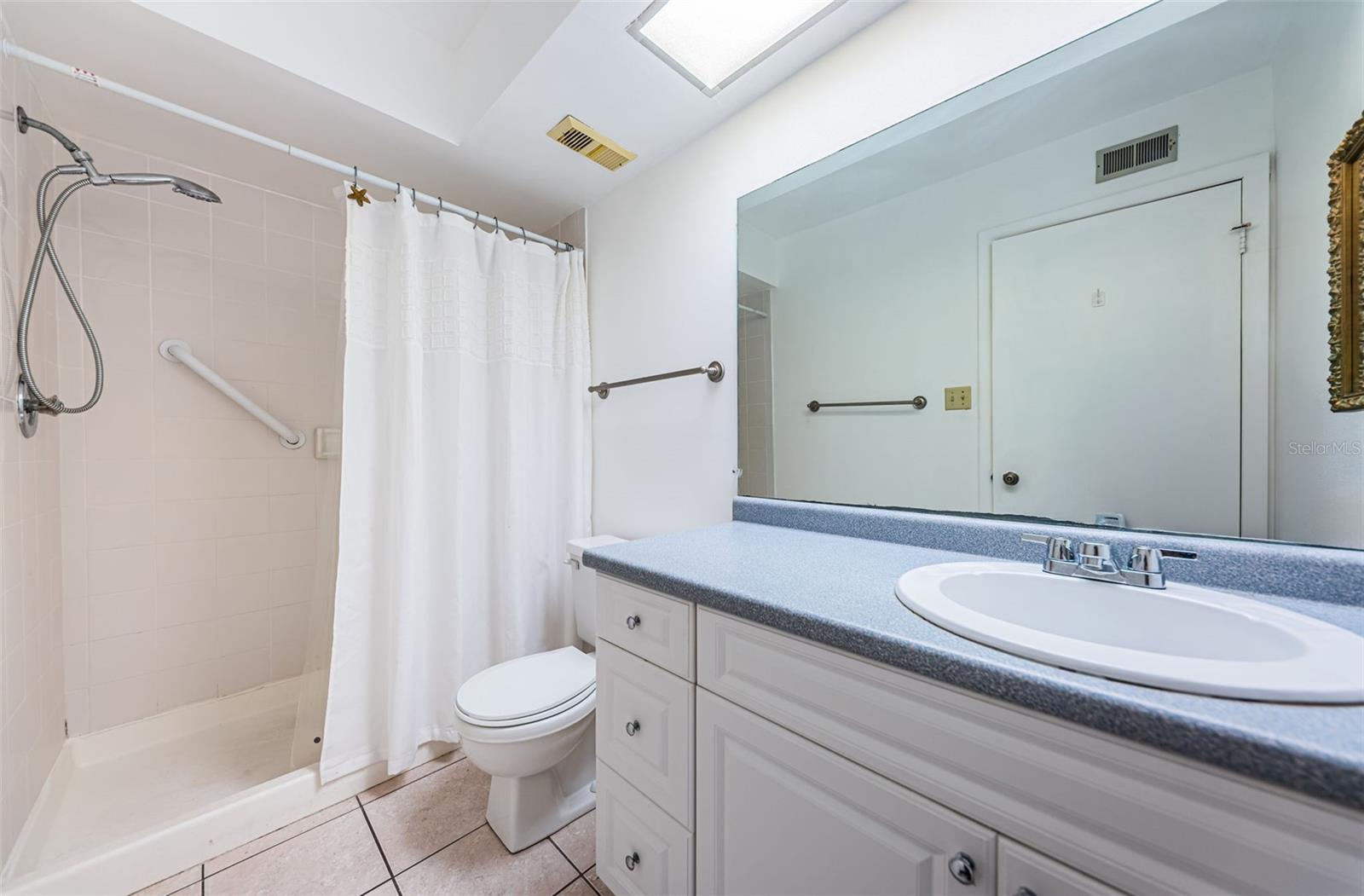 Image 42 of 79 For 2587 Countryside Boulevard 6109