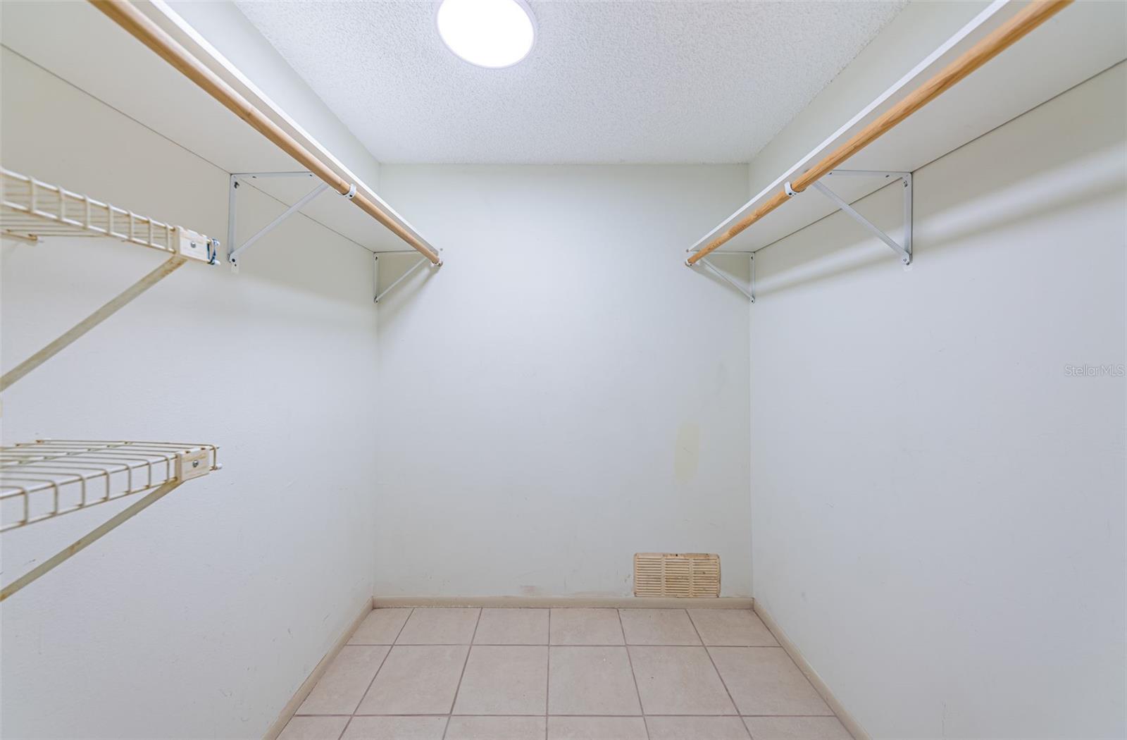 Image 47 of 79 For 2587 Countryside Boulevard 6109