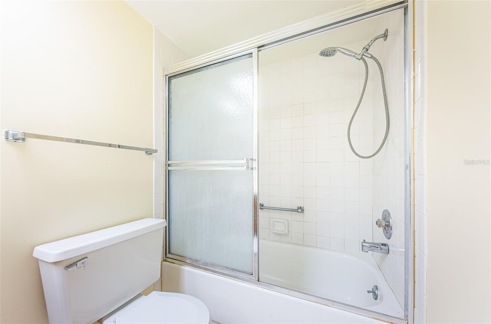 Image 49 of 79 For 2587 Countryside Boulevard 6109