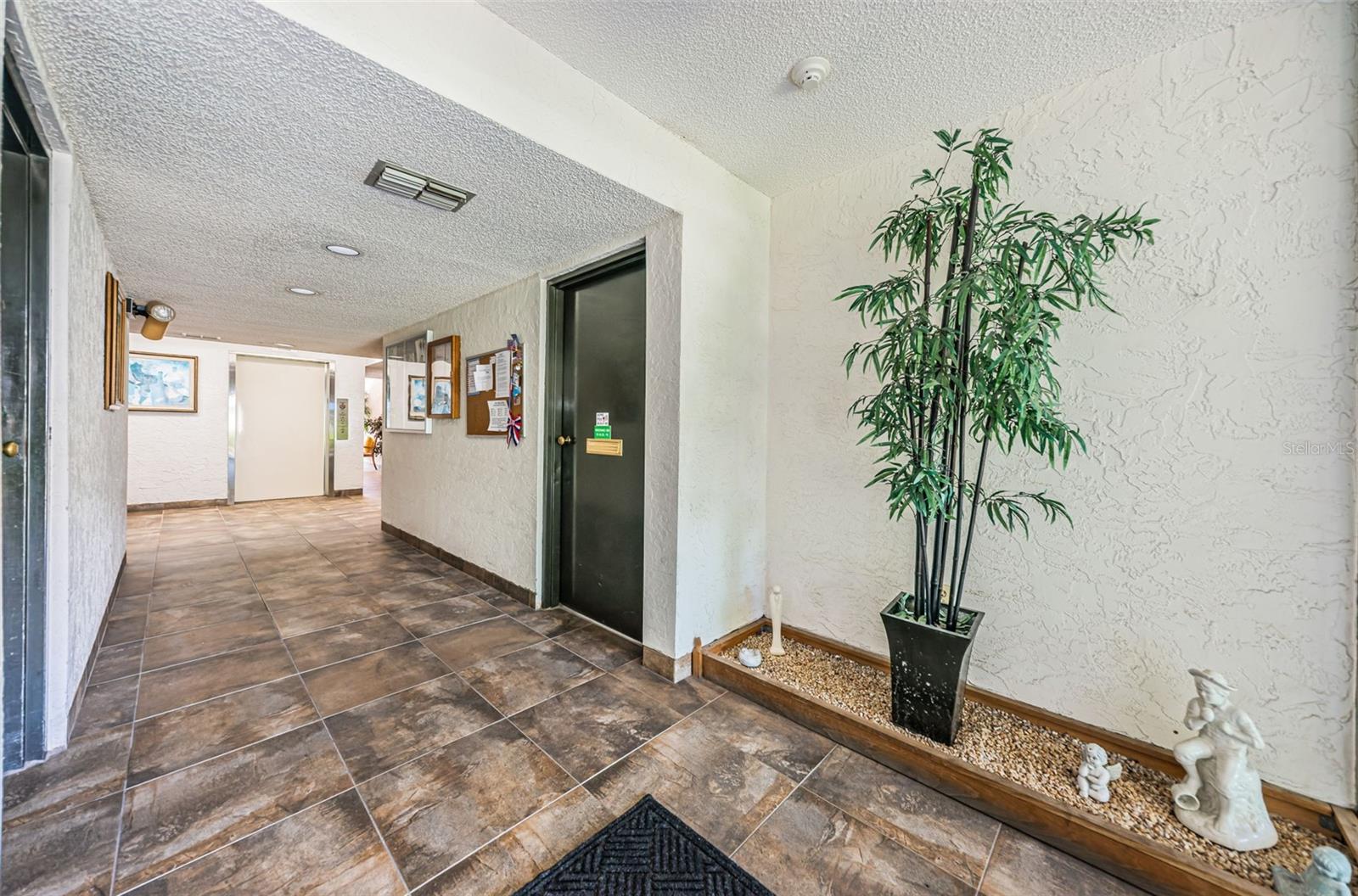 Image 54 of 79 For 2587 Countryside Boulevard 6109