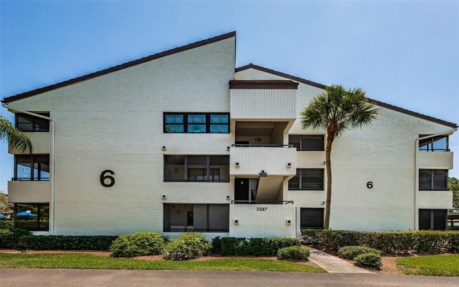 Image 59 of 79 For 2587 Countryside Boulevard 6109