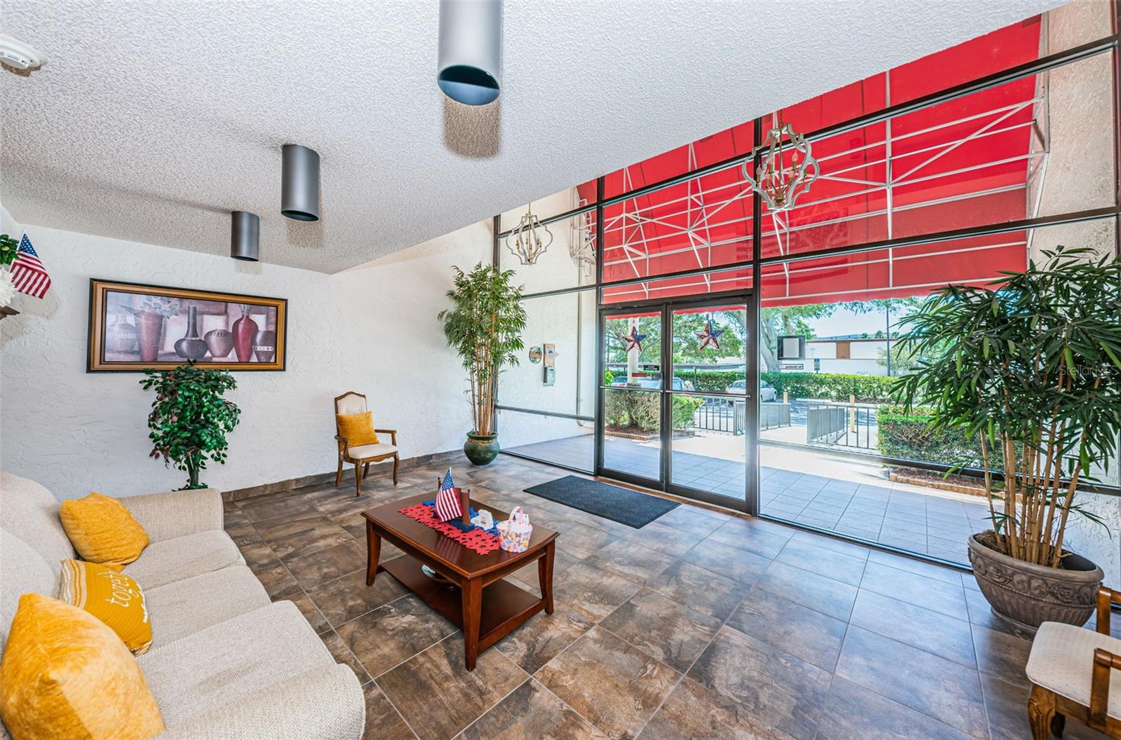 Image 8 of 79 For 2587 Countryside Boulevard 6109