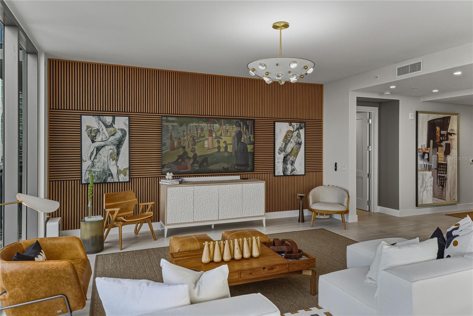 Image 13 of 100 For 275 1st Avenue S 1701