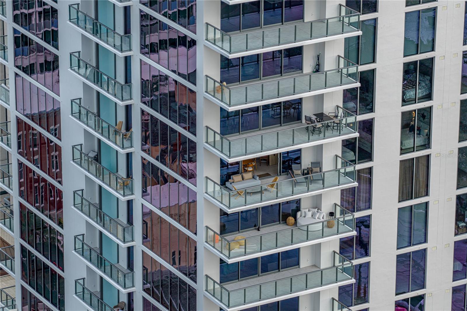 Image 2 of 100 For 275 1st Avenue S 1701