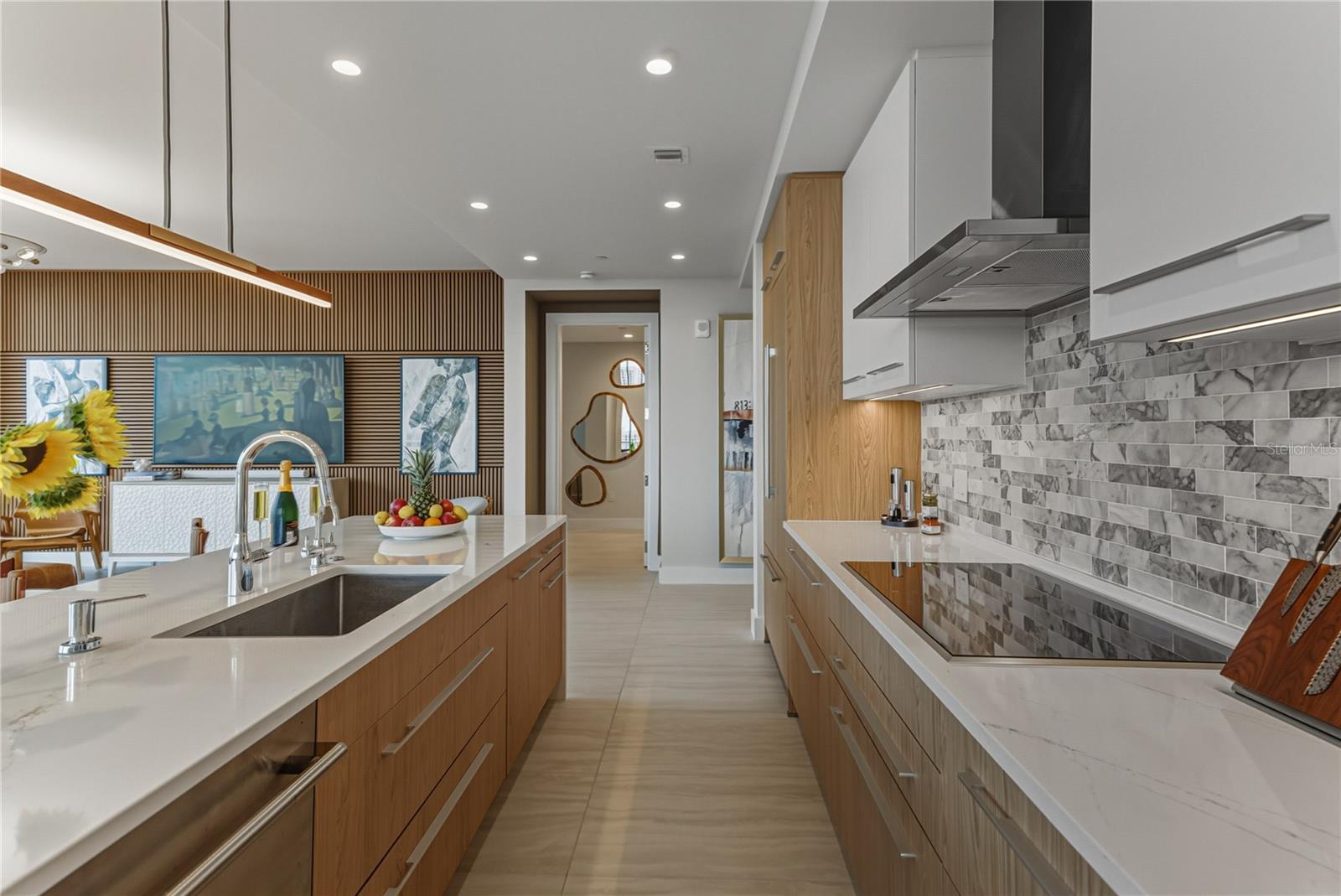 Image 20 of 100 For 275 1st Avenue S 1701