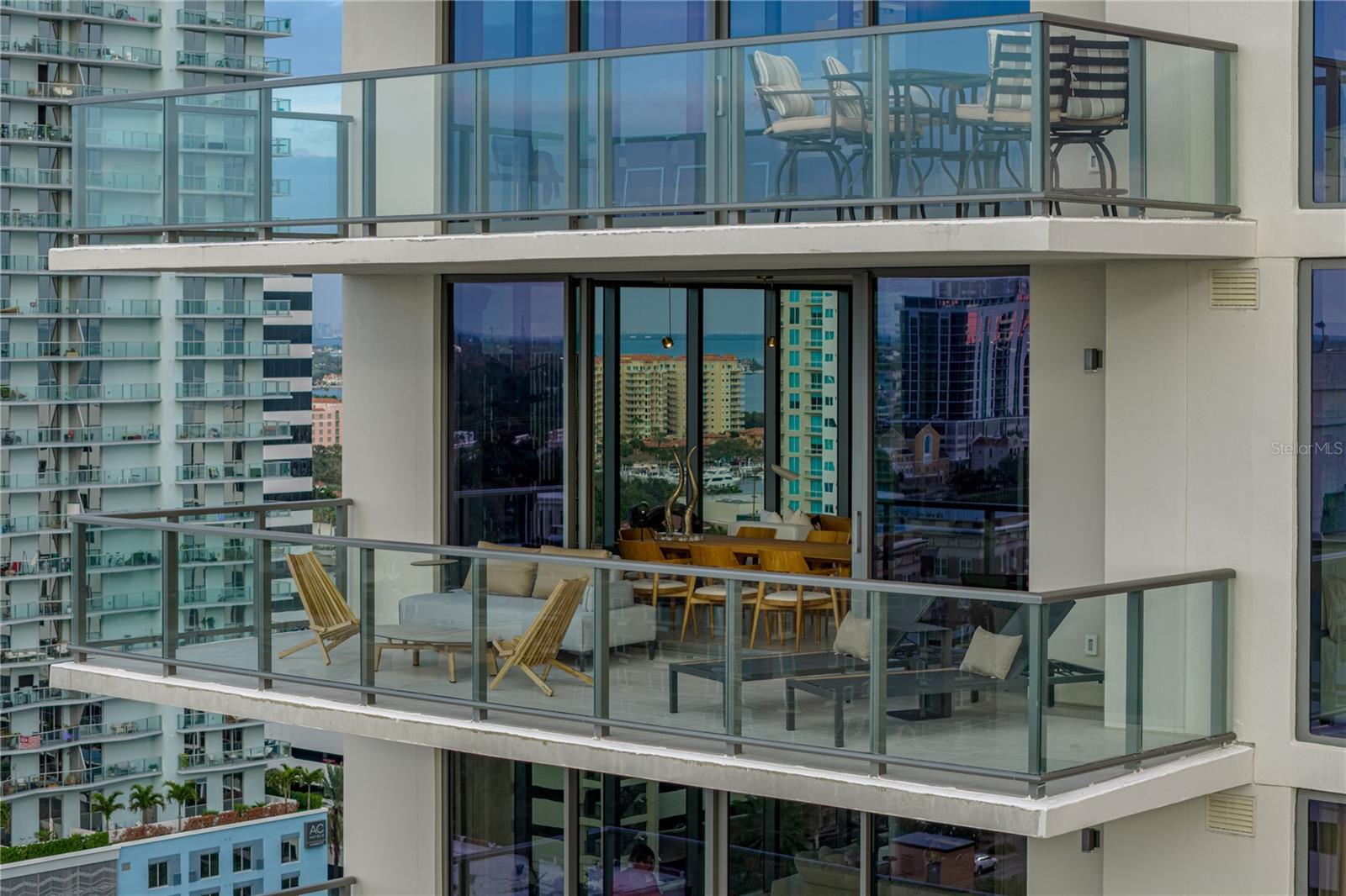 Image 3 of 100 For 275 1st Avenue S 1701