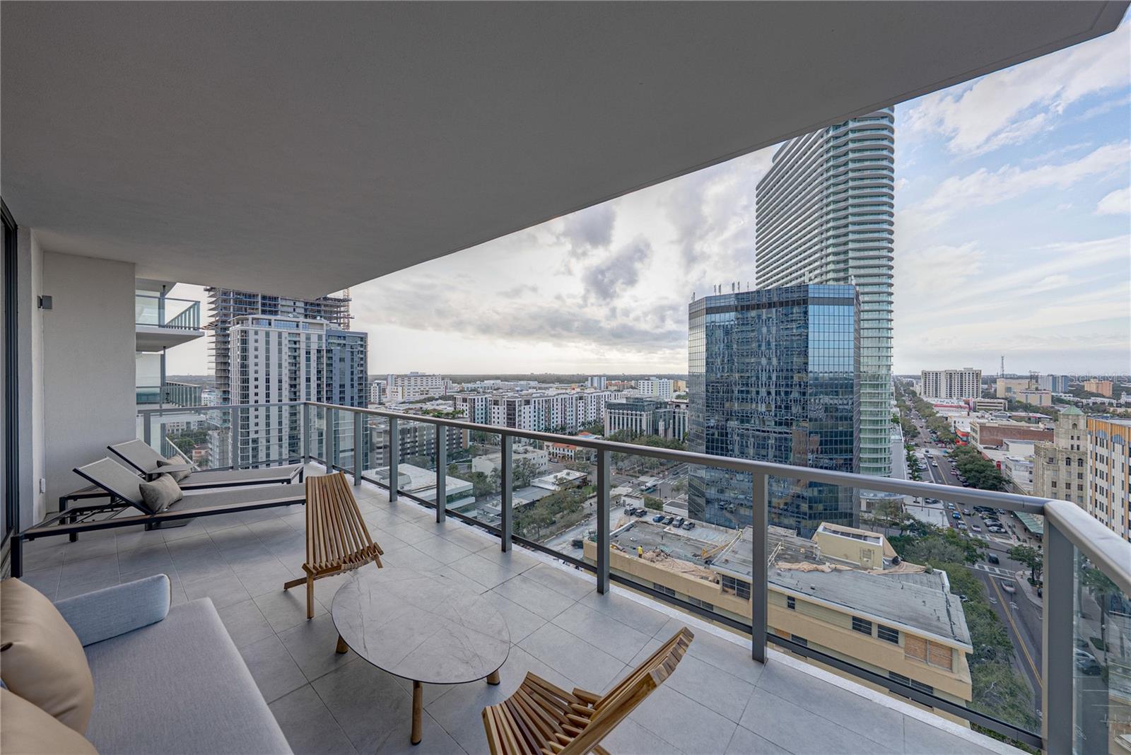 Image 31 of 100 For 275 1st Avenue S 1701