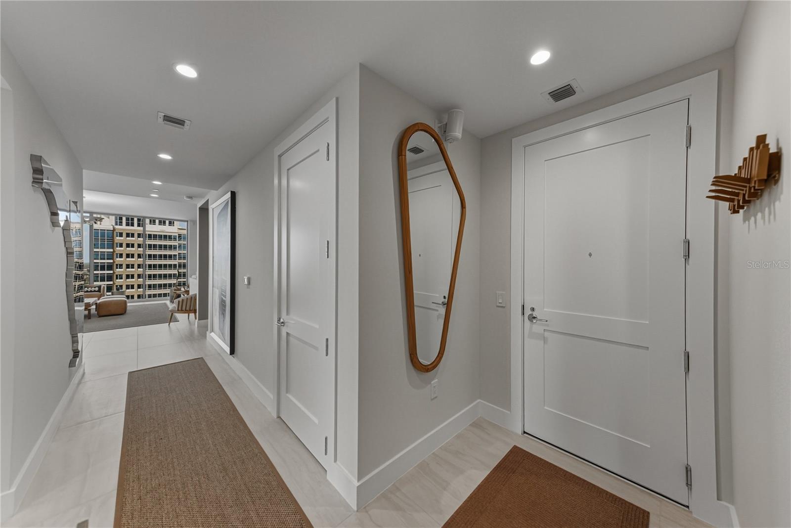 Image 4 of 100 For 275 1st Avenue S 1701