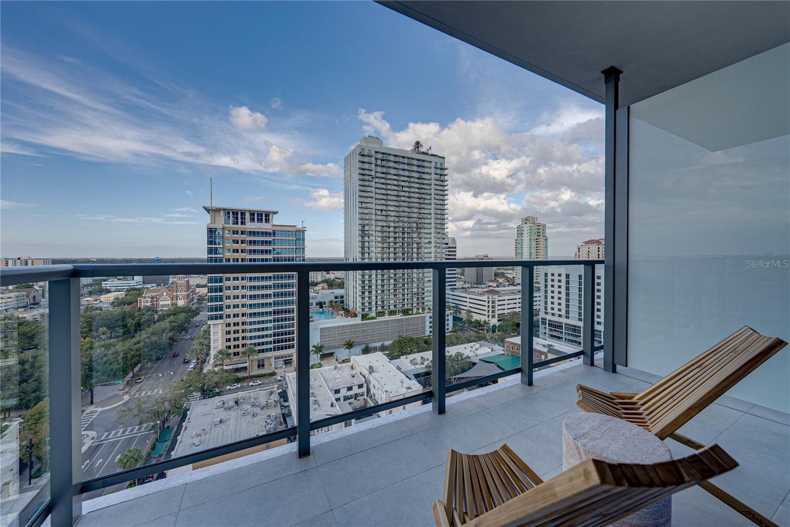 Image 43 of 100 For 275 1st Avenue S 1701